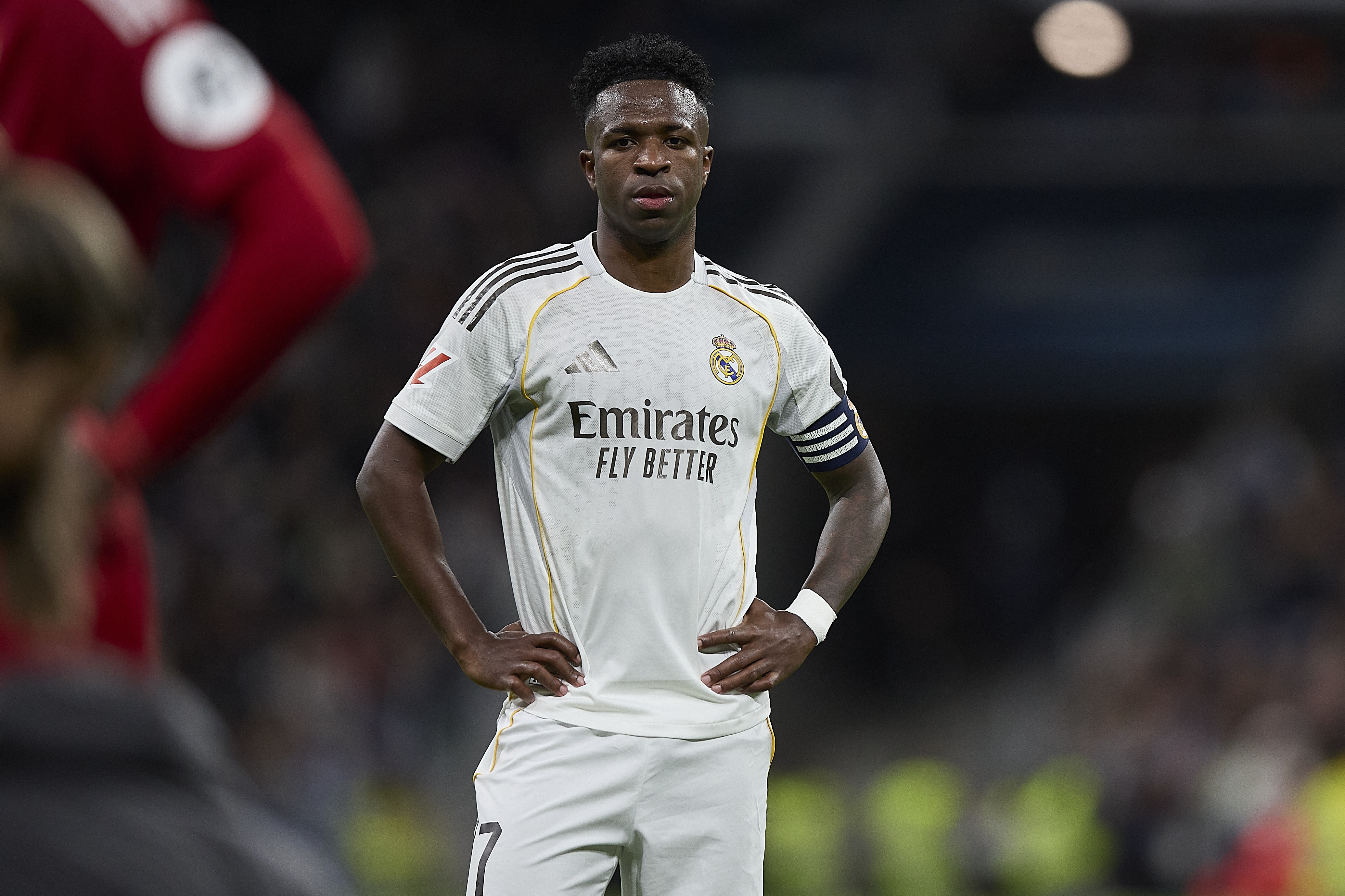 维尼修斯为皇马在欧冠助攻31次追平C罗,并列队史最多