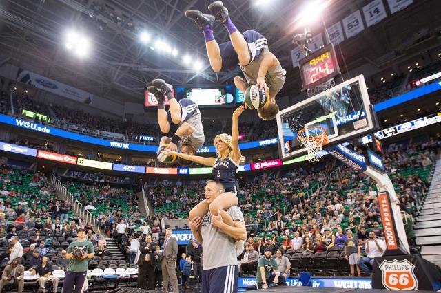 1609743623485097004.jpg JAZ1516_DunkTeam_Page_2_(1200x800).jpg